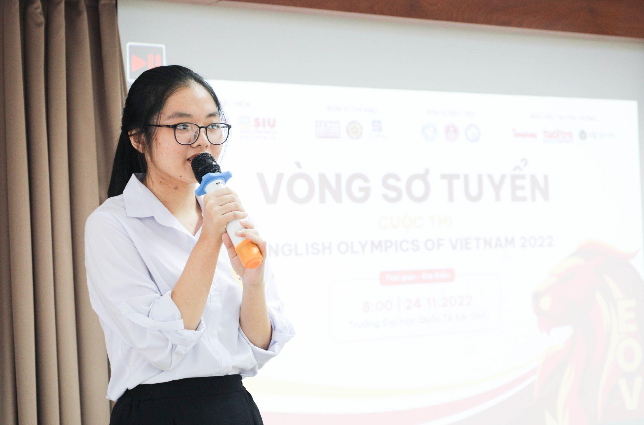 SIUers khai phá khả năng tiếng Anh cùng EOV