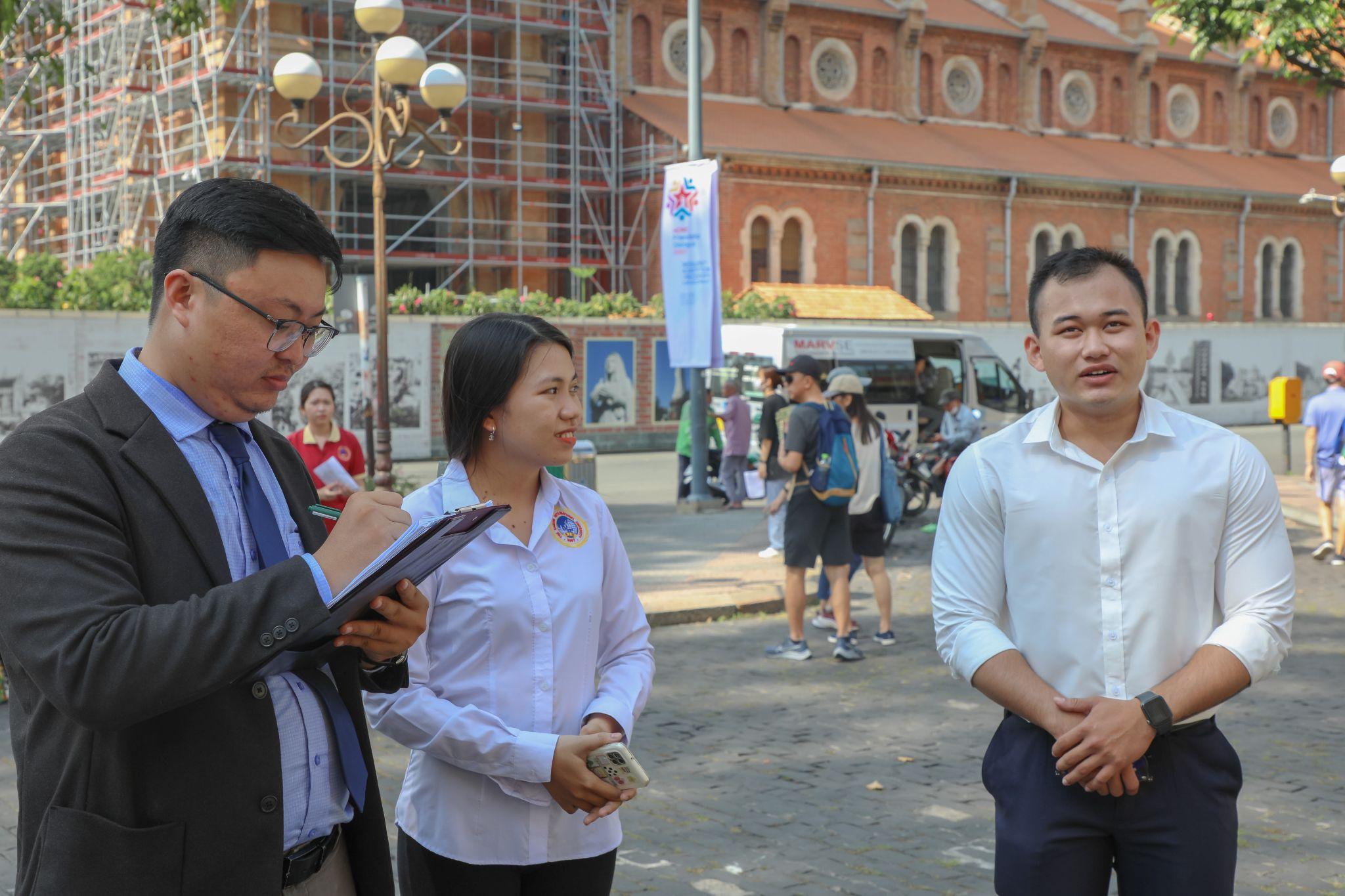 Đi Nhà thờ Đức Bà để kết thúc môn học?