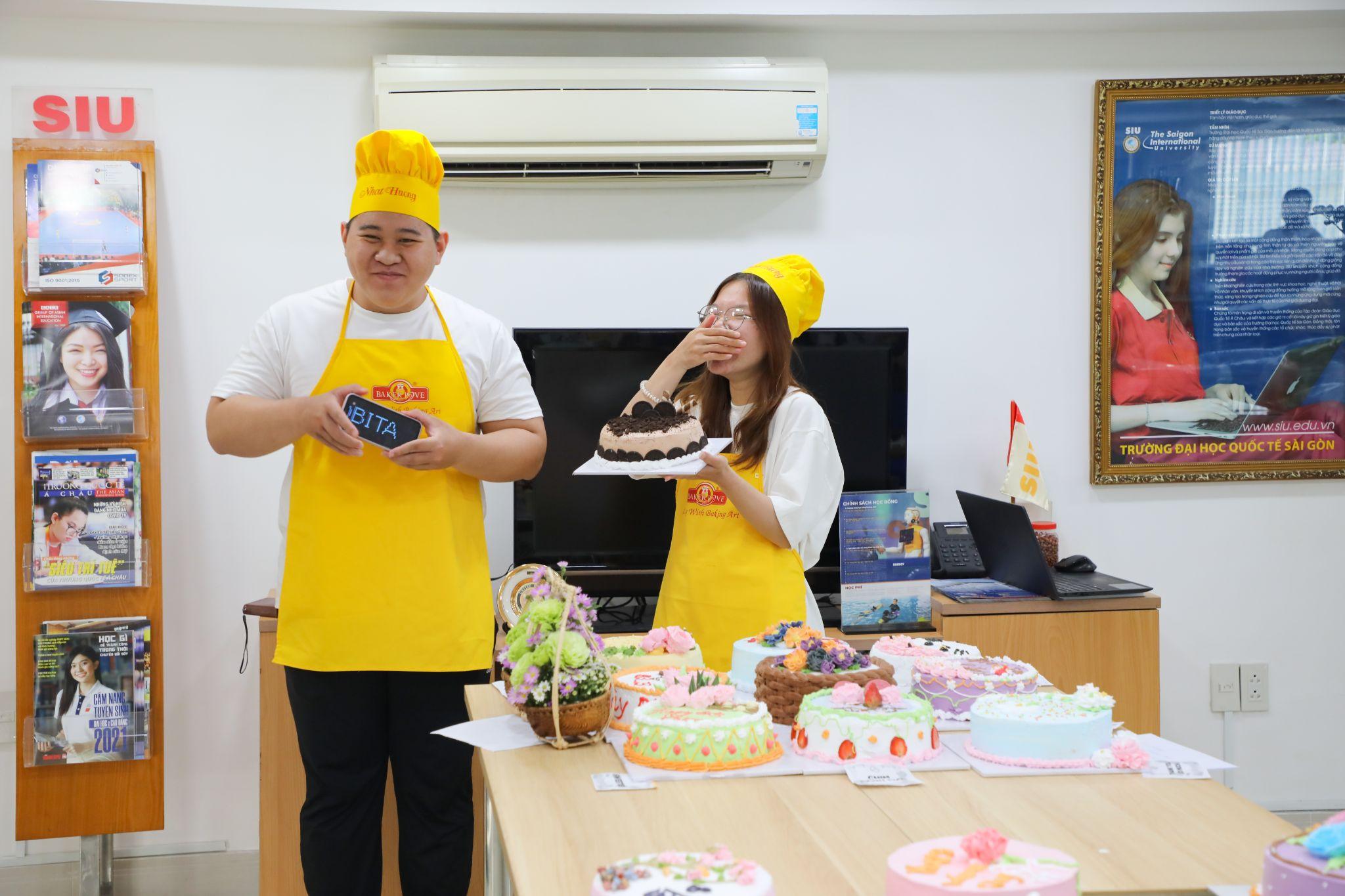 Những chiếc bánh kem đặc biệt nhân một ngày “hạnh phúc”
