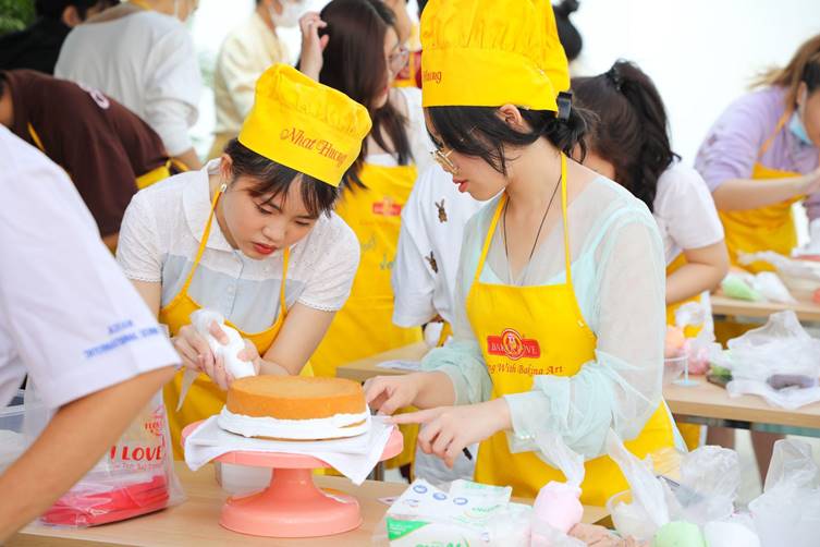 Những chiếc bánh kem đặc biệt nhân một ngày “hạnh phúc”