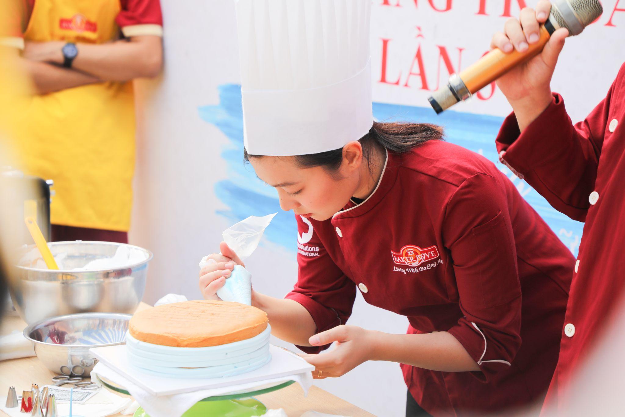 Những chiếc bánh kem đặc biệt nhân một ngày “hạnh phúc”