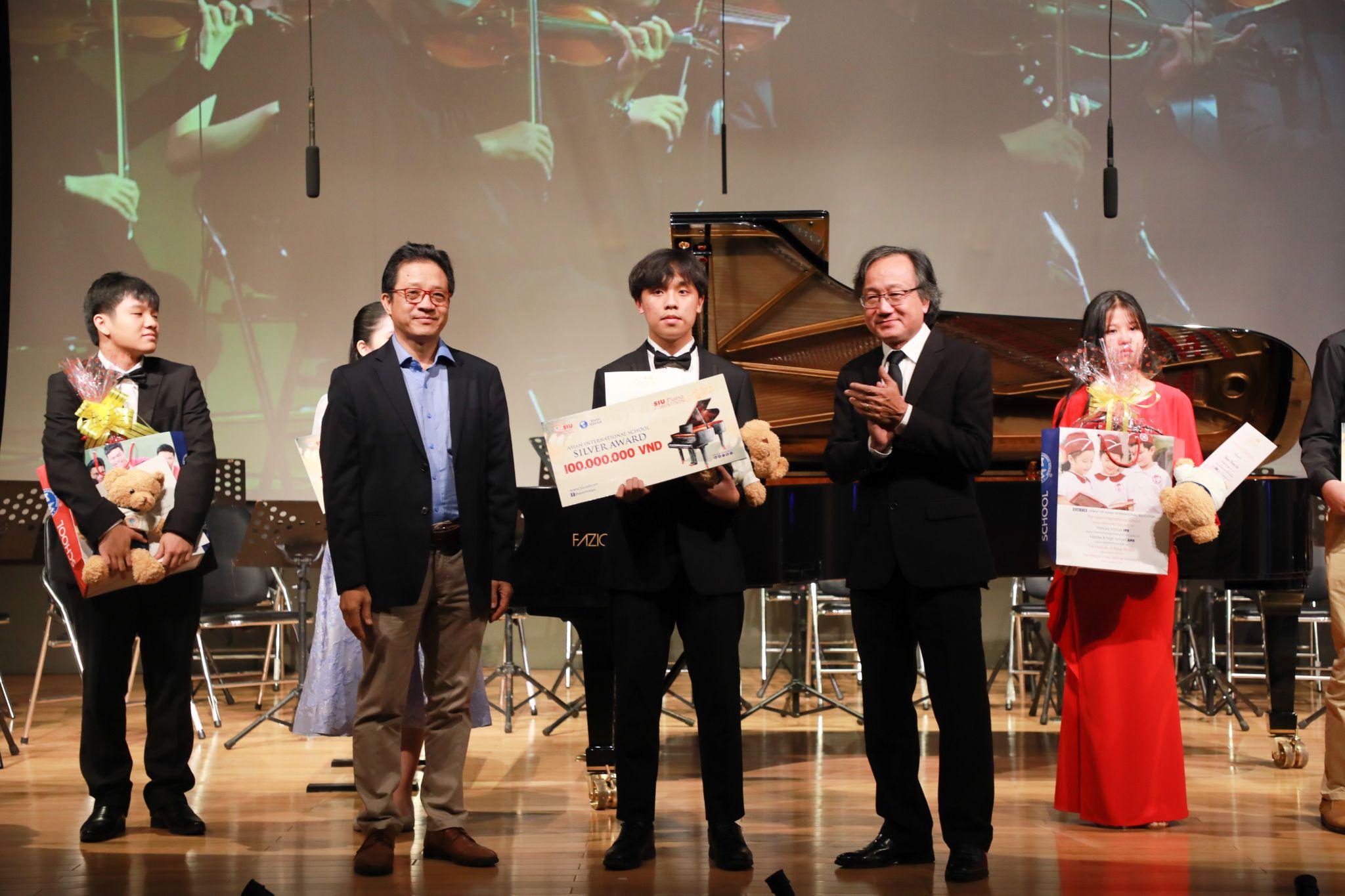 Lắng đọng cảm xúc tại Gala trao giải Cuộc thi Piano SIU 2022