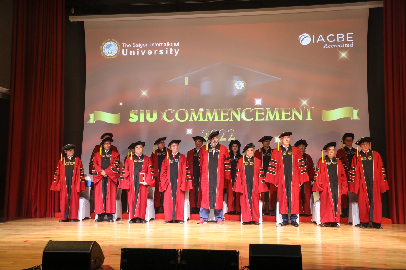 SIU Commencement 2022: Thủ khoa tốt nghiệp nhận học bổng Thạc sĩ toàn phần