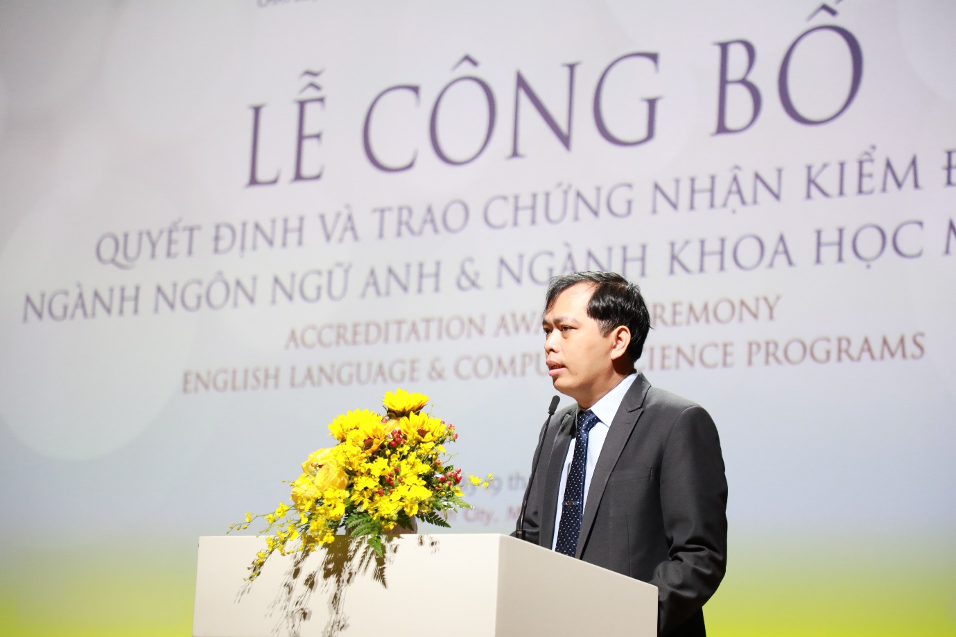 Ngành Ngôn ngữ Anh và Khoa học máy tính của SIU đạt kiểm định chất lượng đào tạo