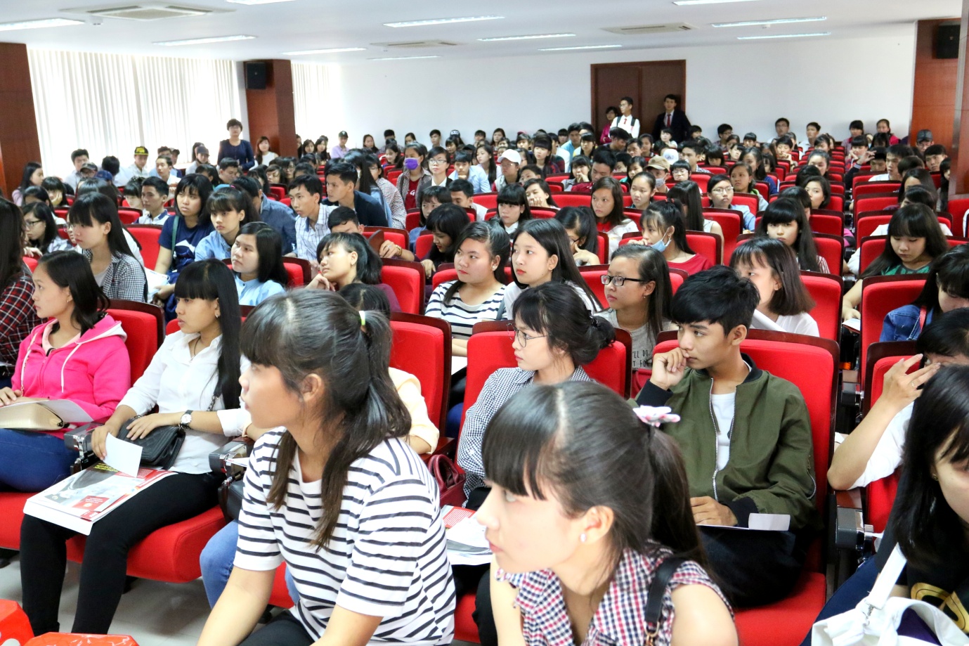 Hàng nghìn học sinh, phụ huynh trải nghiệm Ngày hội thông tin của Đại học Quốc tế Sài Gòn