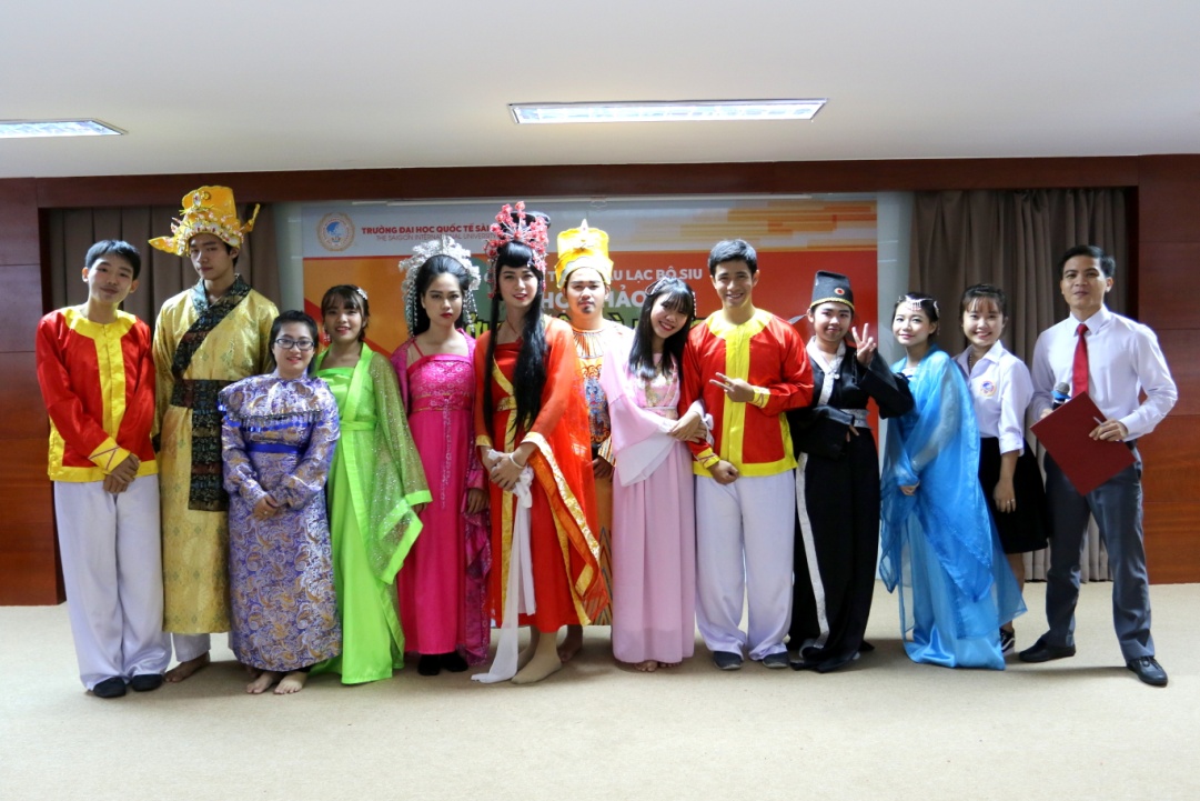 Sinh viên SIU tham quan thực tế doanh nghiệp