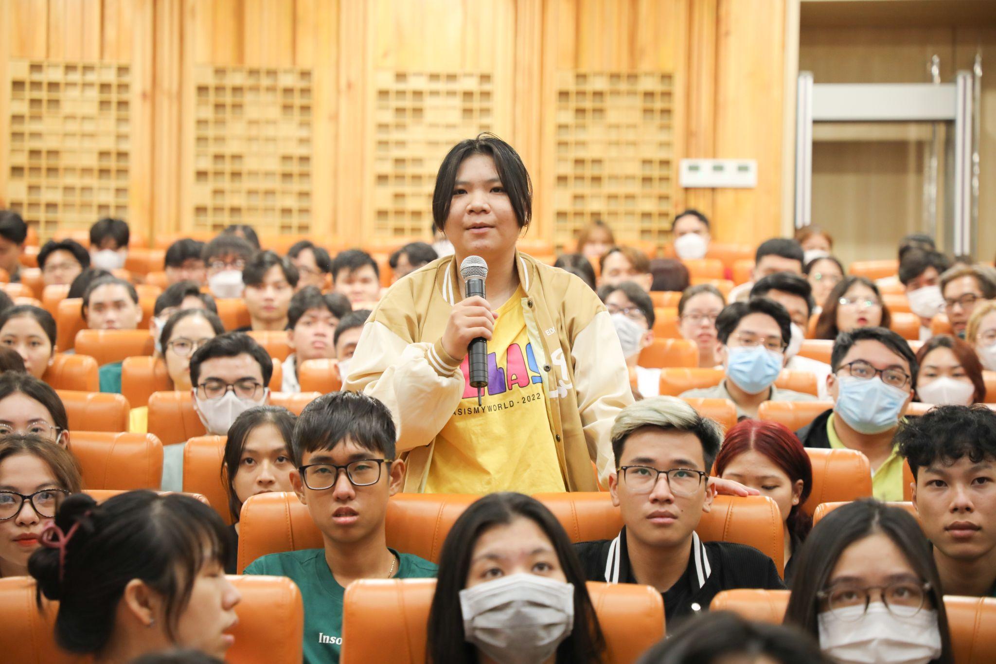 Vẽ nên hành trình đại học rực rỡ cùng sinh viên SIU
